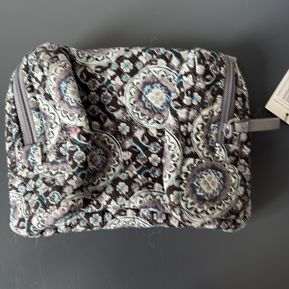 New With Tags Vera Bradley Iconic Medium Cosmetic in Charcoal Medallion - Picture 2 of 3